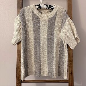 Easel clothing short sleeve sweater size small